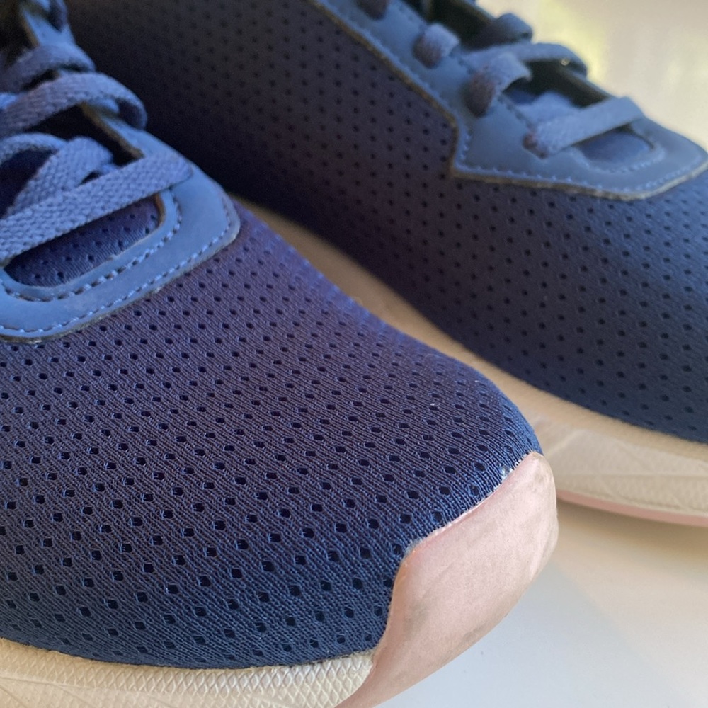 Reebok Sneakers 👟 - Picture 9 of 9